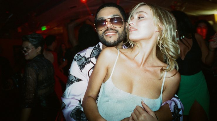 Lily-Rose Depp face dezvăluiri din spatele culiselor. Serialul „The Idol” a fost filmat acasă la The Weeknd