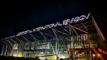 Aeroportul Brașov-Ghimbav a fost inaugurat. Cum arată primul aeroport deschis în România în ultimii 50 de ani și spre ce orașe poți zbura