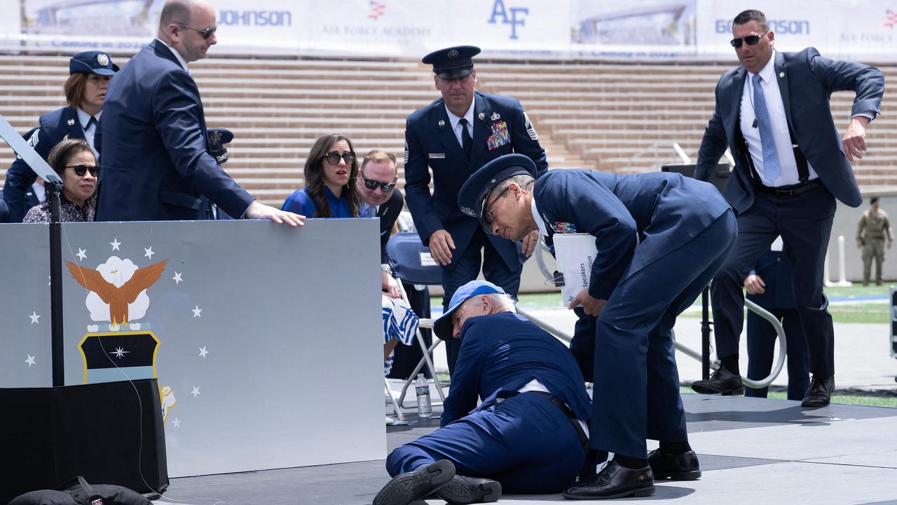 Casa Albă anunță că președintele Joe Biden este „bine” după ce s-a împiedicat și a căzut la un eveniment din Colorado
