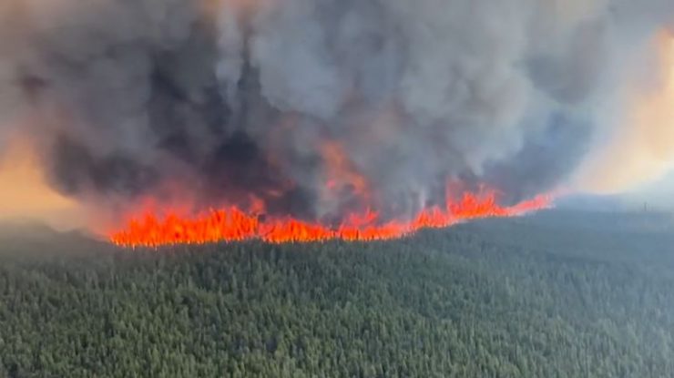 Fumul generat de incendiile din Canada a ajuns până în Norgevia. Ce spun oamenii de știință