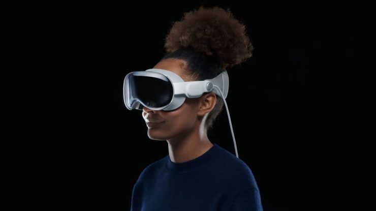 Apple nu a permis presei să facă fotografii sau înregistrări video atunci când a încercat căștile Vision Pro. Cum a fost testat dispozitivul