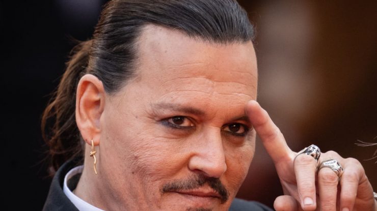 Johnny Depp cântă în această seară cu trupa Hollywood Vampires la Romexpo