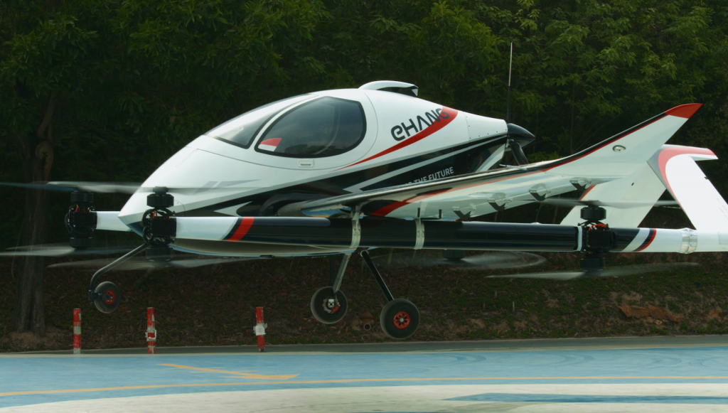 VIDEO. Mașinile zburătoare decid viitorul? Ehang dezvăluie prototipul VT-30 pentru transportul interurban