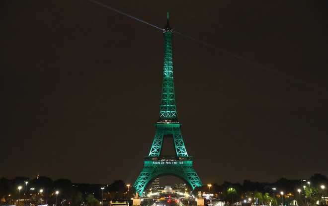 Turnul Eiffel va fi iluminat în verde. Ce eveniment marchează