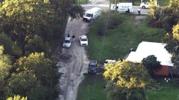 Cum a reușit o femeie însărcinată înarmată din SUA să își salveze familia? Atacatorul a fost împușcat într-o parcare