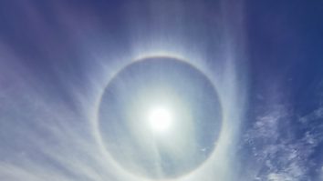 FOTO. Imagini spectaculoase pe cerul Capitalei. Ce este fenomenul Halou și de ce este atât de rar