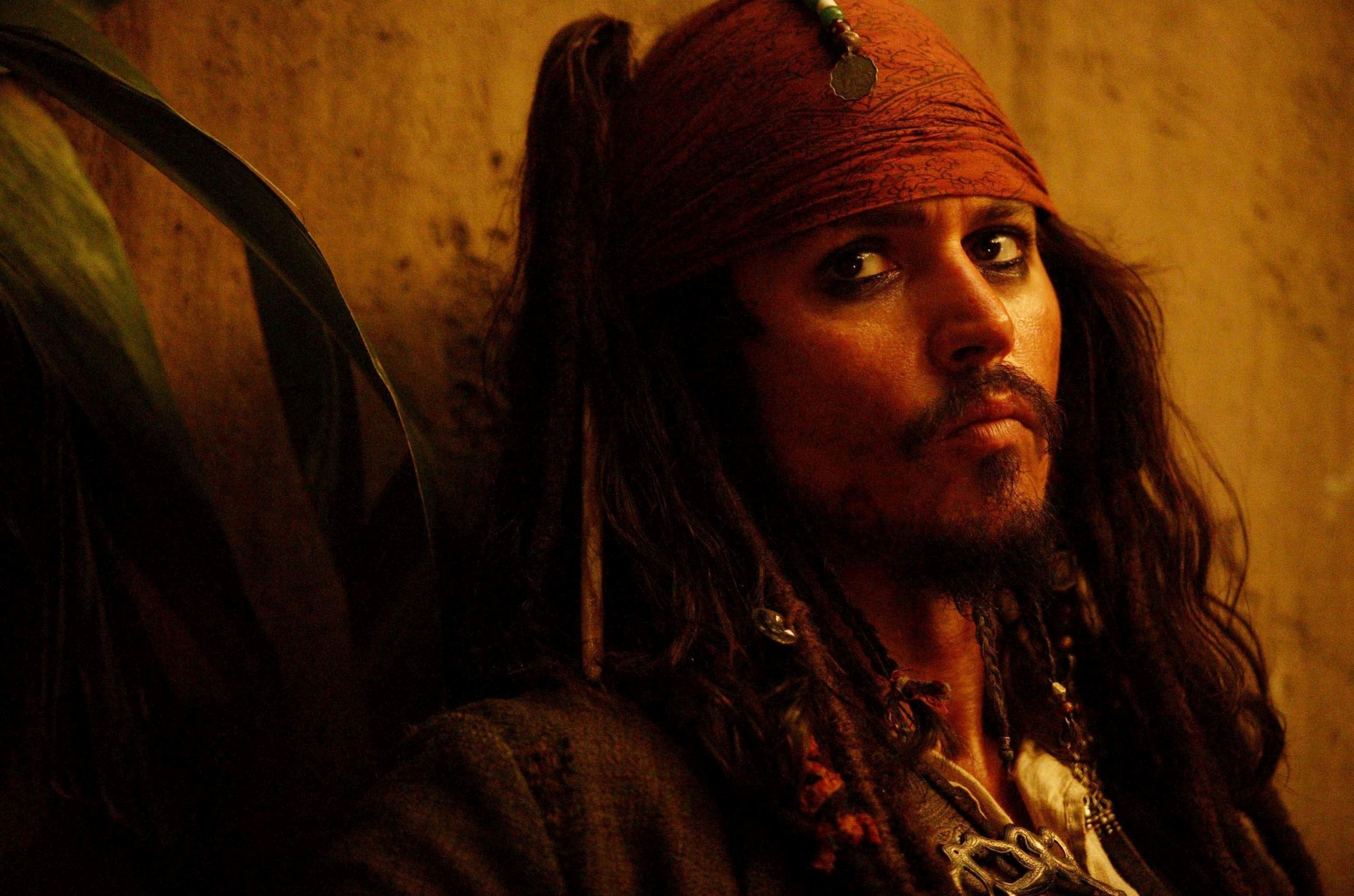 Disney nu exclude o eventuală revenire a lui Johnny Depp în rolul căpitanului Jack Sparrow în franciza „Pirații din Caraibe”