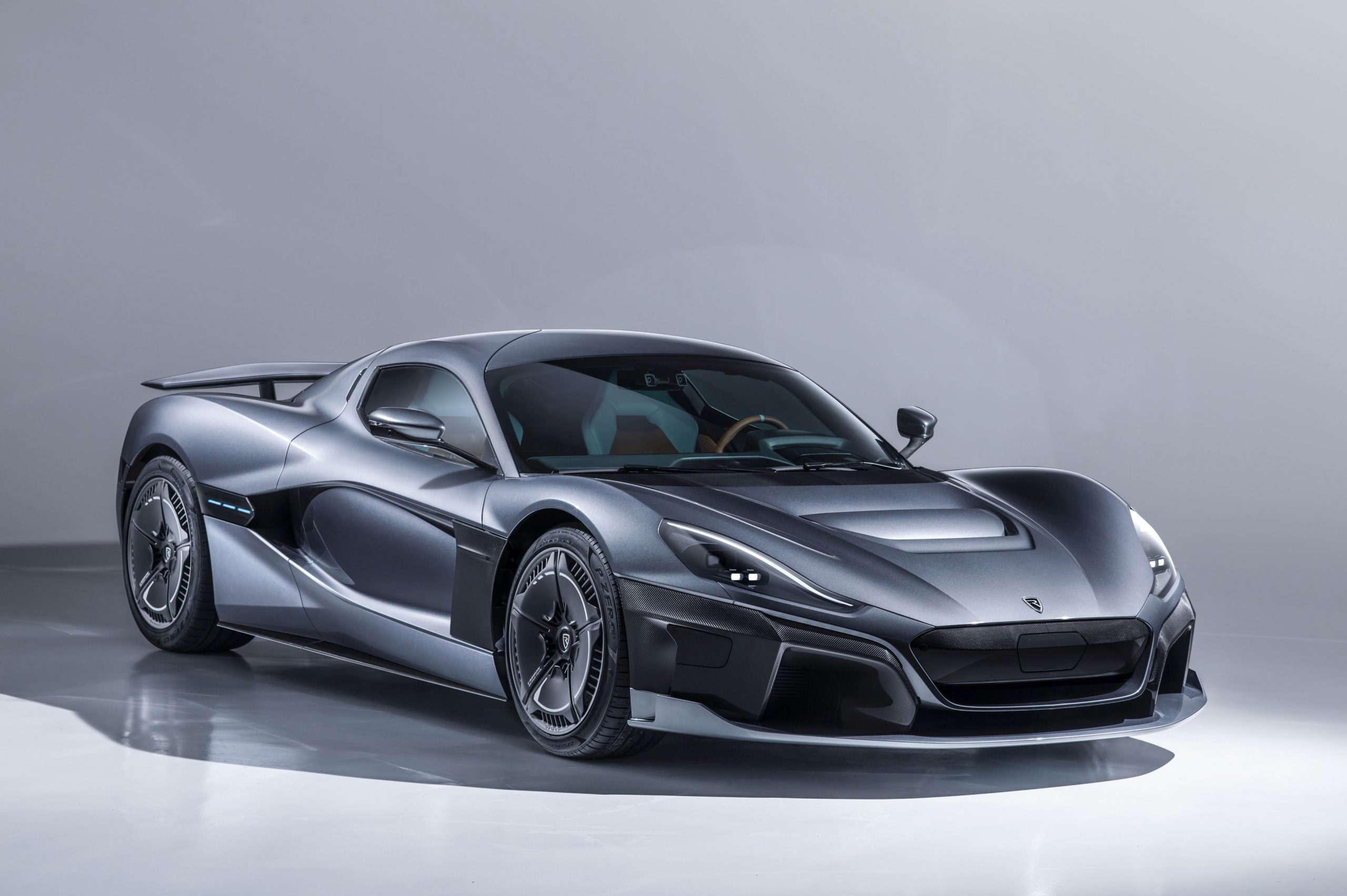 Aston Martin face echipă cu compania americană Lucid pentru a crea mașini electrice ultra-luxoase și de „înaltă performanță”