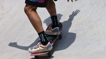 De ce au pornit cinci fete într-o călătorie de 5.000 de kilometri cu skateboardul prin Europa: „Este foarte riscant”