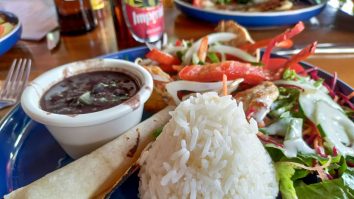 Alimentul consumat de cei care trăiesc până la 100 de ani. Comunități unice de pe glob în care oamenii au o viață lungă și sănătoasă