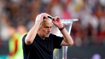 José Mourinho a fost suspendat de UEFA, după ce a înjurat un arbitru