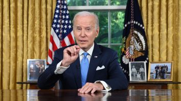 Joe Biden își apără „decizia foarte dificilă” de a oferi Ucrainei bombe cu dispersie. Ce impact ar avea noile arme în război