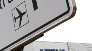 Cea mai importantă comandă pentru aviația civilă: IndiGo și Airbus au semnat pentru 500 de avioane A320