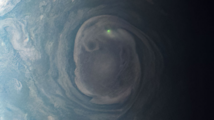 NASA surprinde un fulger pe Jupiter