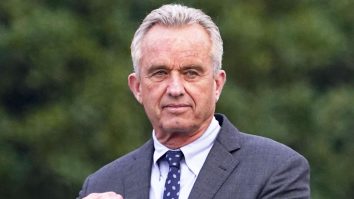 Robert F. Kennedy Jr., eliminat de pe YouTube. Un videoclip a fost șters din cauză că a încălcat politica de dezinformare despre vaccinuri