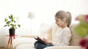 Instagram, rețeaua ce îi ajută pe pedofili să găsească pornografia infantilă