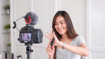 De-Influencing: Trend-ul care rivalizează cu influencerii. Ce schimbări propun de-influencers