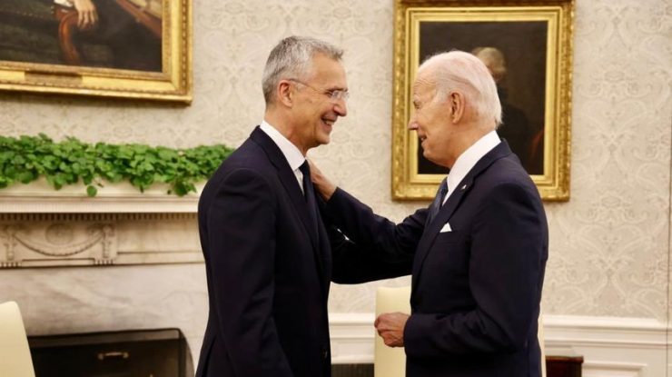 NATO: „Sprijinul pe care îl oferim împreună Ucrainei face diferența pe câmpul de luptă în acest moment”. Ucrainienii fac progrese în contraofensivă