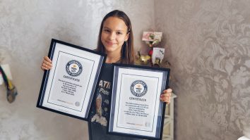 FOTO. Povestea adolescentei ucrainene care a stabilit al doilea record mondial la contorsionism. Cum s-a antrenat în timp ce țara era „bombardată constant”