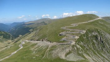 Transalpina se deschide. Ce reguli de circulație trebuie să respecte șoferii