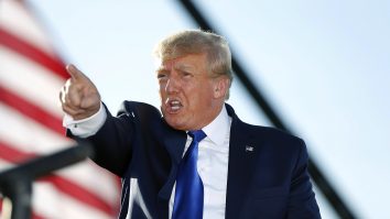 Donald Trump versus Forbes. Fostul președinte american a fost scos din lista celor mai bogați oameni