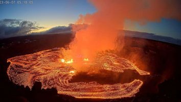VIDEO. Momentul în care unul dintre cei mai activi vulcani din lume, în Hawaii, a erupt după o pauză de trei luni