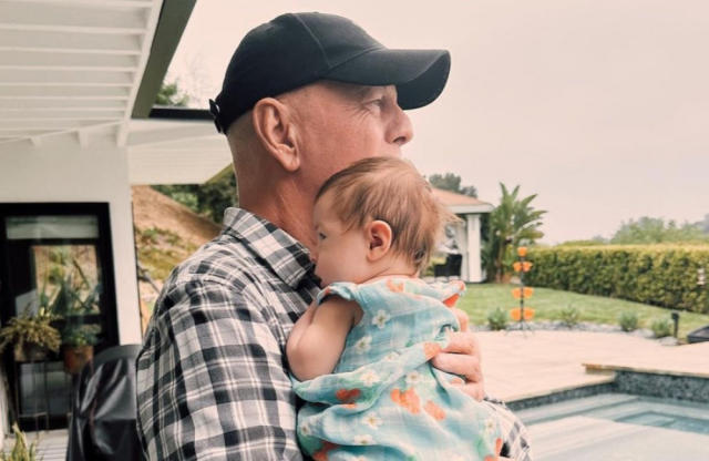 FOTO. Fiica lui Bruce Willis distribuie o fotografie emoționantă a actorului cu fiica sa Louetta: „Dragostea lui pentru ea este pură și frumoasă”