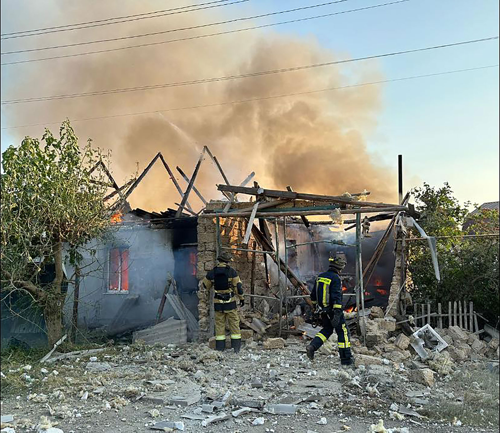 LIVE UPDATE. Ziua 498 de război în Ucraina. Patru morți în urma unui atac cu rachete asupra unui bloc din Liov. Volodimir Zelenski: „Va exista în mod cert un răspuns dat inamicului”