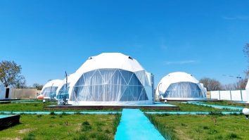 Andreea te invită la Glamping by The Sea: „Încercăm să aducem toate beneficiile unei experiențe cât mai aproape de natură”