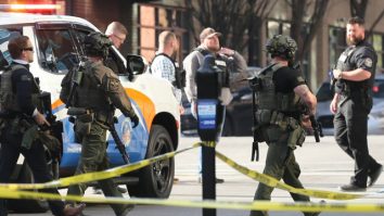 Împușcăturile în masă din SUA au ucis 10 persoane și au rănit alte aproape 40 în ultimele zile