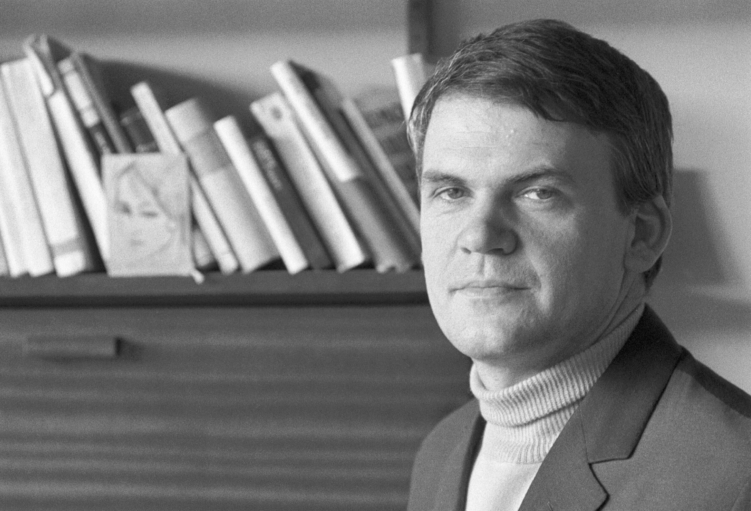 Romancierul Milan Kundera a murit. Avea 94 de ani și trăia la Paris