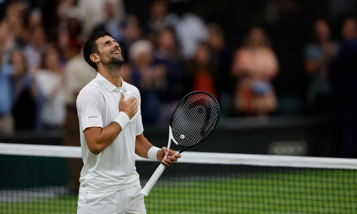 Wimbledon: „Invincibilul”  Novak Djokovic îl bate pe Jannik Sinner și ajunge în finală