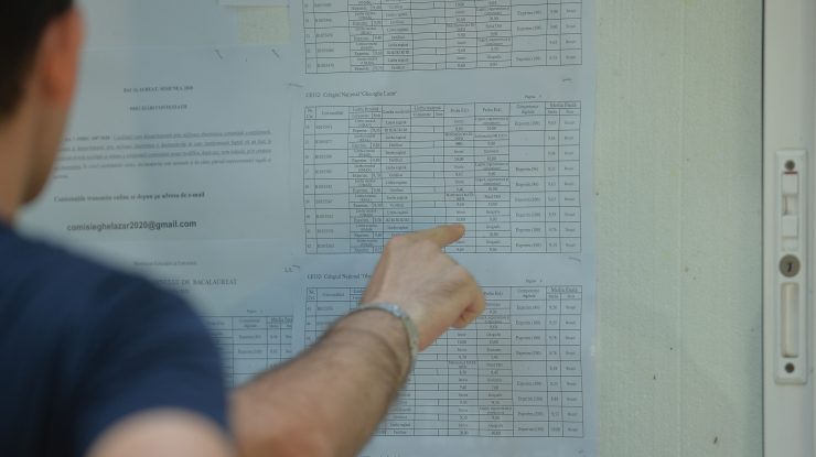 Rezultate BAC 2023. Rata de promovare înainte de contestații este de 72,8%, sub cea de anul trecut. 56 de candidați au încheiat cu media 10