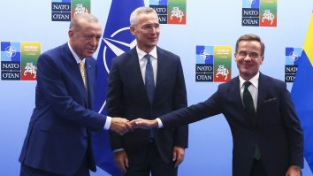 Președintele Turciei, Recep Tayyip Erdogan, a fost de acord să susțină candidatura Suediei pentru aderarea la NATO