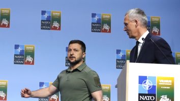 Ucraina cere condiții clare pentru aderarea la NATO. Zelenski: Le percepem exact ca fiind condiții sigure. Înțelegem că Ucraina nu poate deveni membră a NATO cât timp războiul continuă