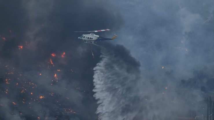 2.500 de turiști au fost evacuați din Corfu. Cinci regiuni din Grecia au risc maxim de incendii luni