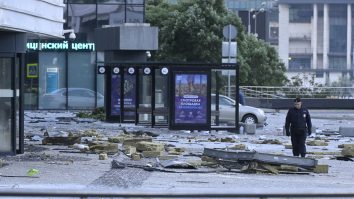 LIVE UPDATE. Ziua 524 de război. VIDEO – O dronă a lovit cel mai înalt zgârie-nori din Moscova/Spitalul din Herson a fost bombardat. Un medic a fost ucis şi o asistentă rănită