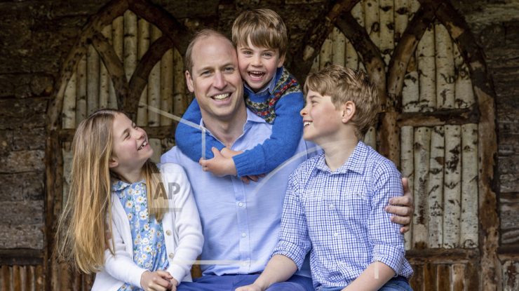 Familia regală britanică se relaxează după trei ani tensionați