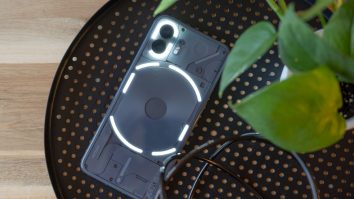 VIDEO. Are Nothing Phone 2 camera mai bună decât alte telefoane? The Verge face review