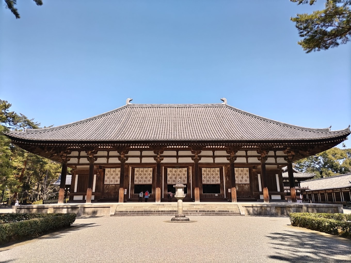 Un templu din secolul al VIII-lea din Japonia a fost vandalizat de un tânăr. Ce pedeapsă riscă adolescentul