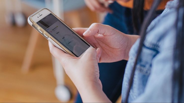 Încă o țară interzice telefoanele mobile în școli. „Nu au ce căuta în sălile de clasă”