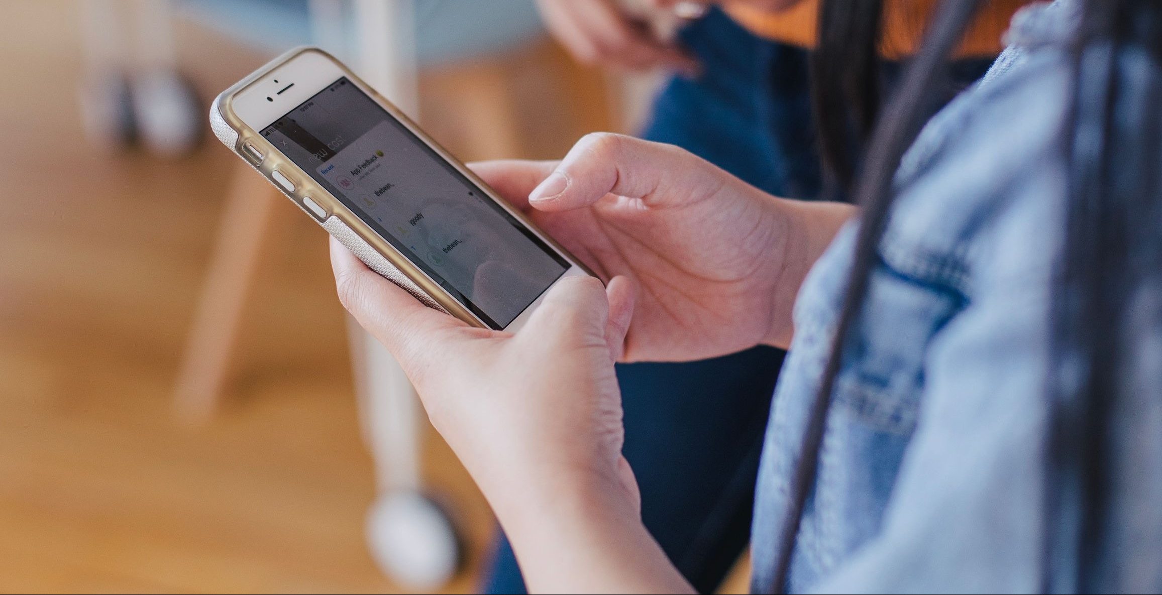 Încă o țară interzice telefoanele mobile în școli. „Nu au ce căuta în sălile de clasă”