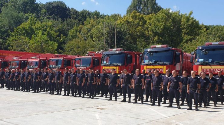40 de pompieri români pleacă spre Franța pentru a ajuta la stingerea incendiilor de vegetație