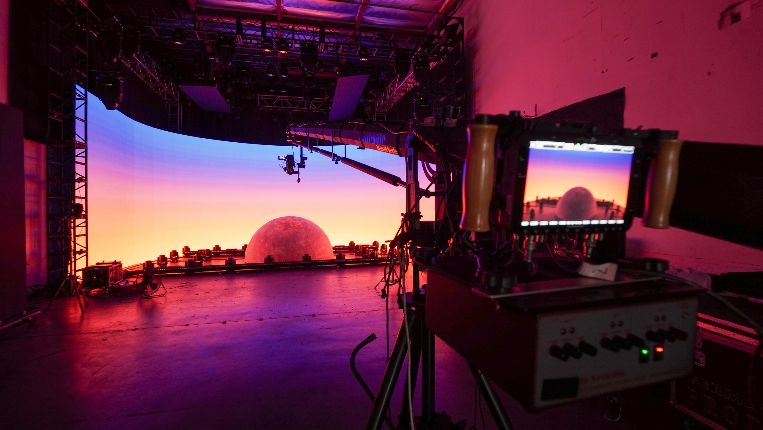 Producătorii de filme ar putea renunța la ecranul verde pentru efectele speciale. Cum schimbă XR Stage lumea cinematografiei