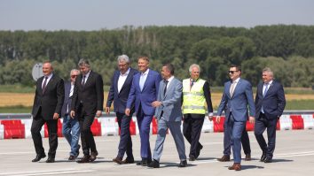 OPINIE: Pentru câteva minute am uitat cine este premierul României