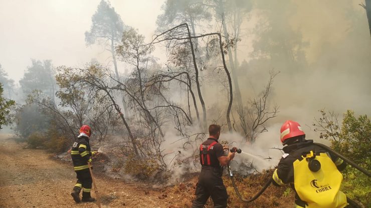 Cea mai intensă operațiune de evacuare din istoria Greciei. Pompierii români sunt solicitați să intervină pe insula Rodos