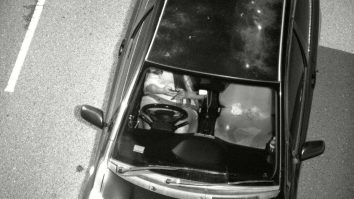 Poliția din Marea Britanie folosește inteligența artificială pentru a depista șoferii care stau pe telefon. Câți a reușit să prindă în doar cinci zile