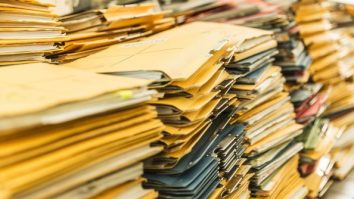 Dosarul cu șină devine istorie în instituțiile publice. Ministrul Digitalizării: „Important este să nu amenințăm cu sancțiuni, ci să ajutăm”