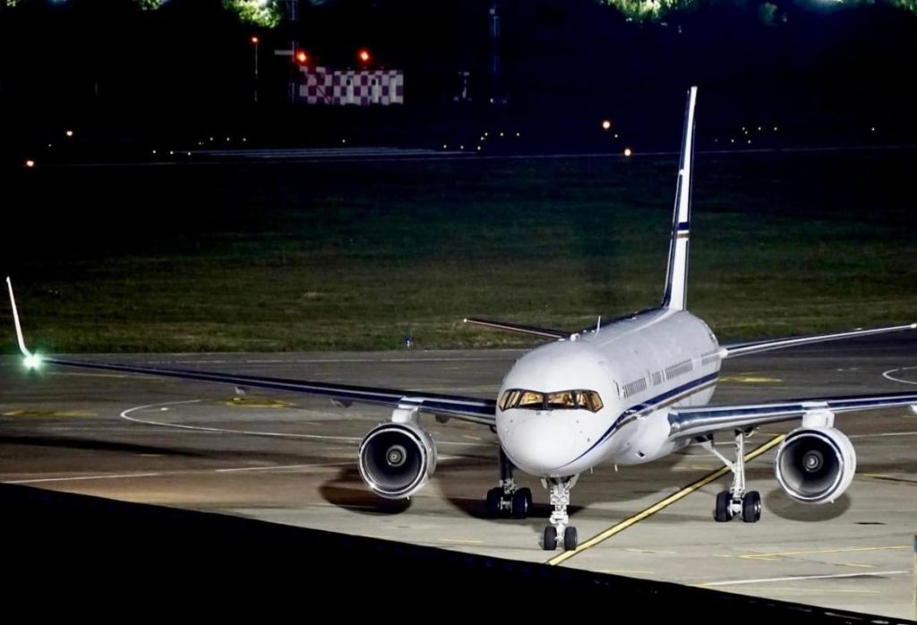 Guns N’ Roses a ajuns în România. Trupa americană va concerta duminică seara pe Arena Națională din București