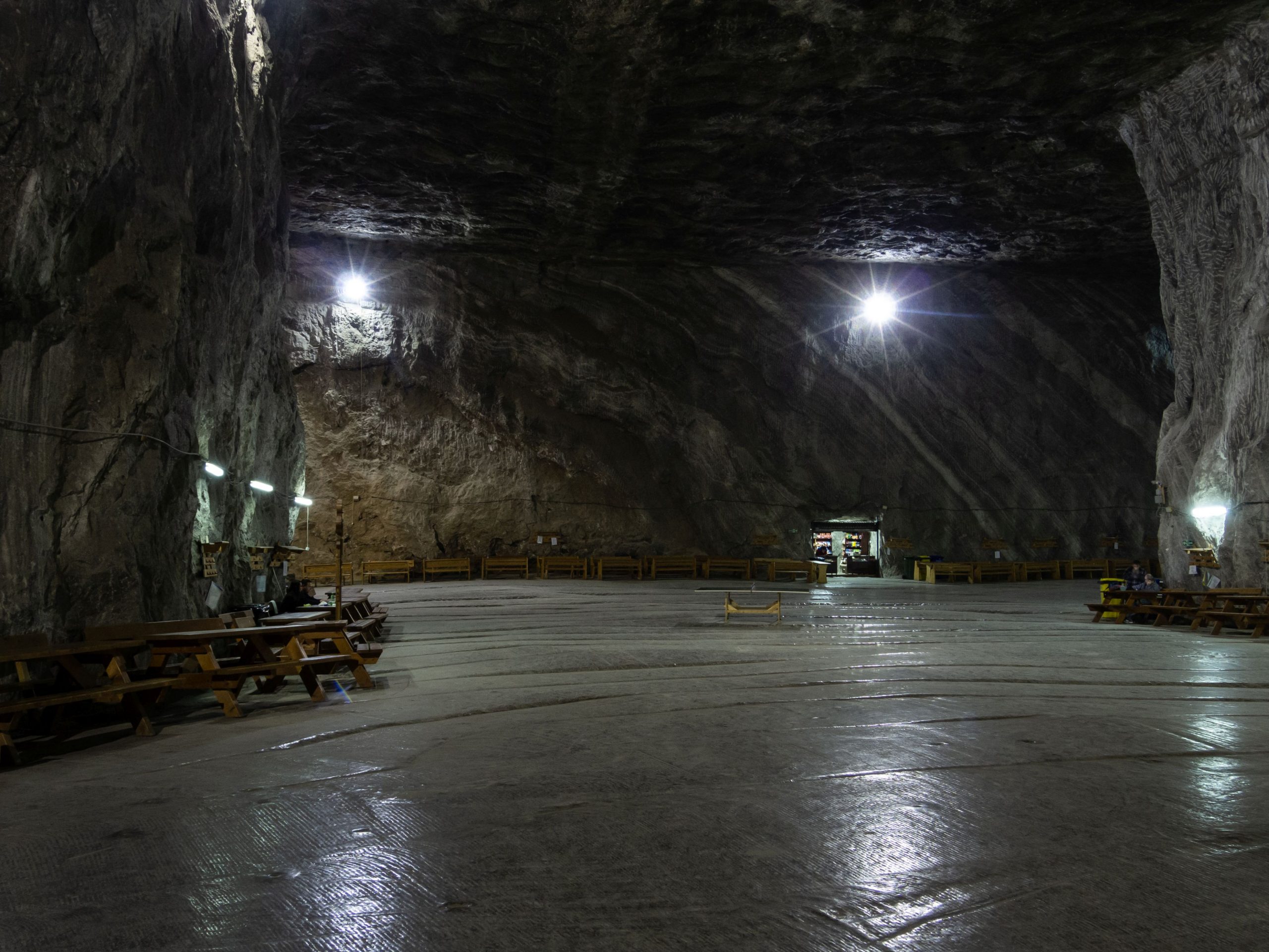 Salina Praid te scapă de căldură. Florin Tăncu: „La nivelul cel mai de jos găsim o temperatură constantă de 10-13 grade”